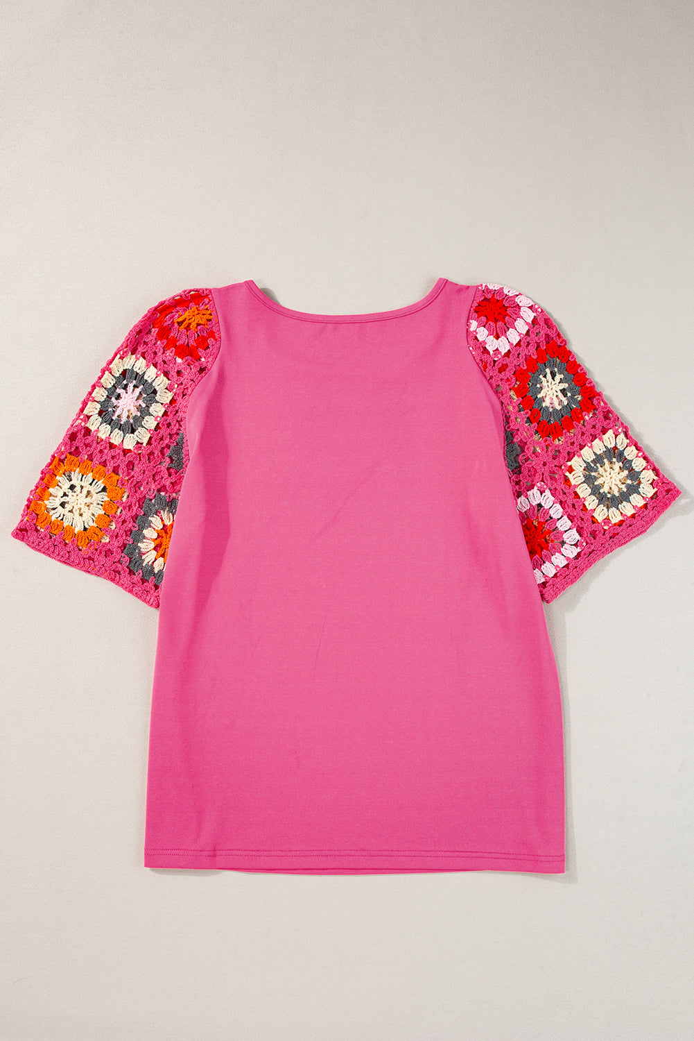 Roxie - Top mit kurzen Ärmeln und gehäkeltem Blumenmuster