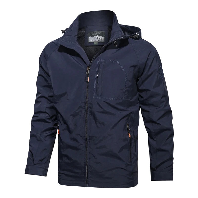 Lucas Heren winddichte outdoorjas met een comfortabele pasvorm en praktische zakken. Deze jas is perfect voor buitenactiviteiten en biedt bescherming tegen de elementen.