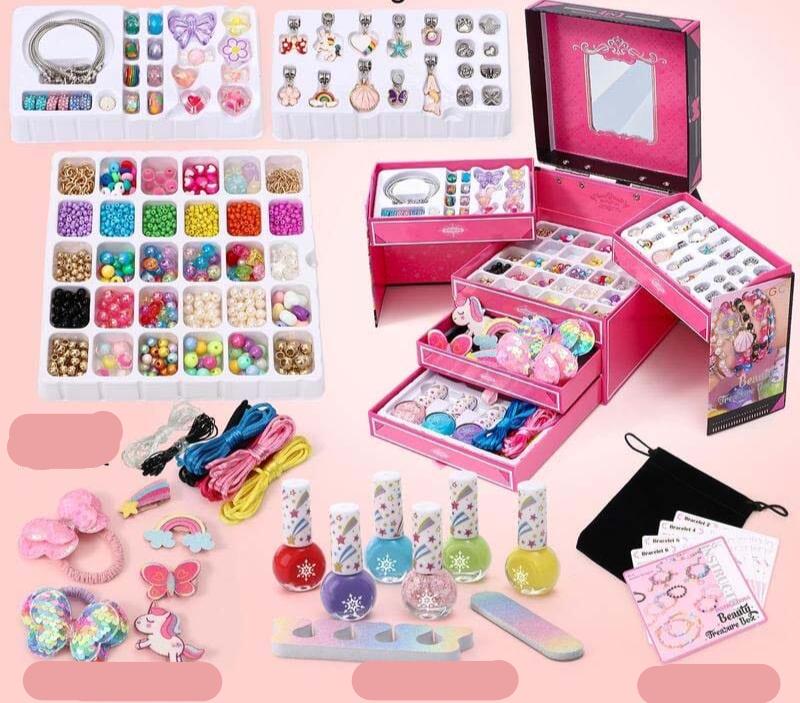 Sieraden voor Mia kinderen - Unieke ontwerpen voor kleine stijliconen.