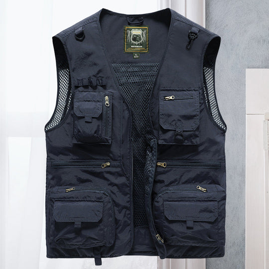 Lars Outdoorvest ontworpen om functionaliteit en comfort te combineren.





