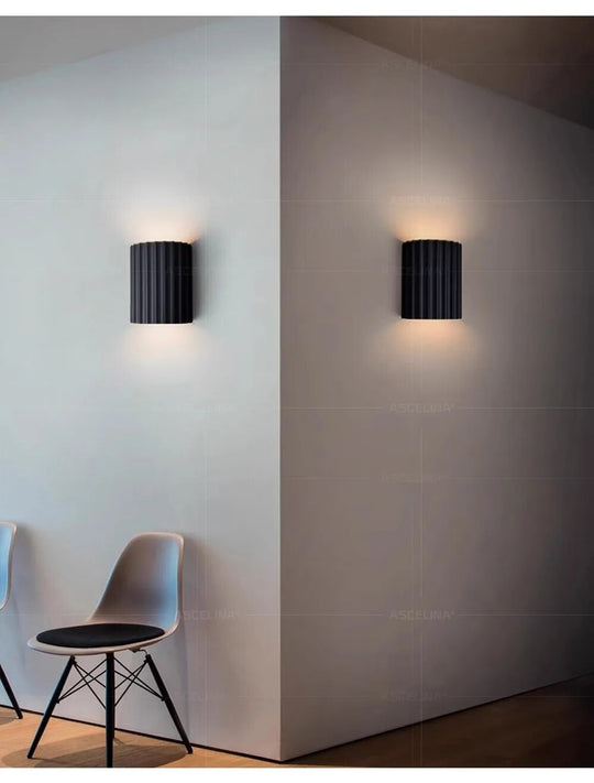 WaveLight Moderne Wandlamp - Voeg een kunstzinnig element toe aan je interieur met deze golvende wandlamp.