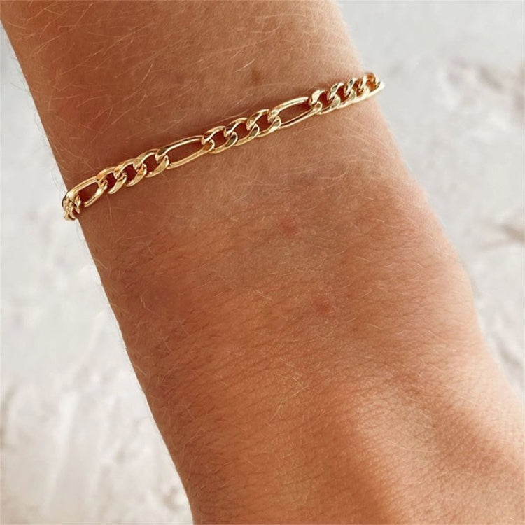 Thomas stijlvolle schakelketting ontworpen voor een moderne en minimalistische look.