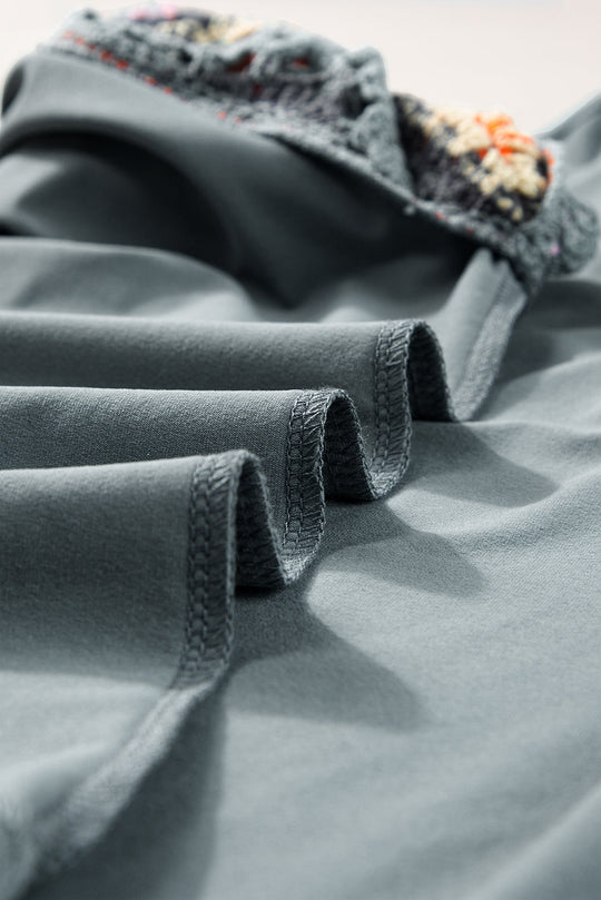 Roxie - Top mit kurzen Ärmeln und gehäkeltem Blumenmuster