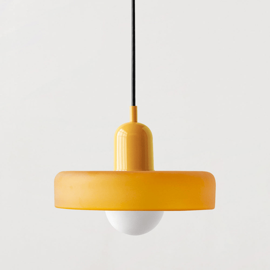 SVEN geraffineerde plafondlamp met modern en strak design voor een stijlvolle toevoeging aan elk interieur.