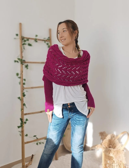 Maglione alla moda con spalle scoperte