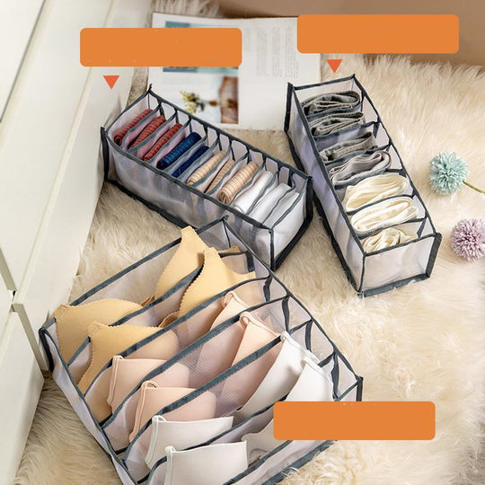 Praktische lade-organizer met opbergvakken voor een nette indeling van kleding.