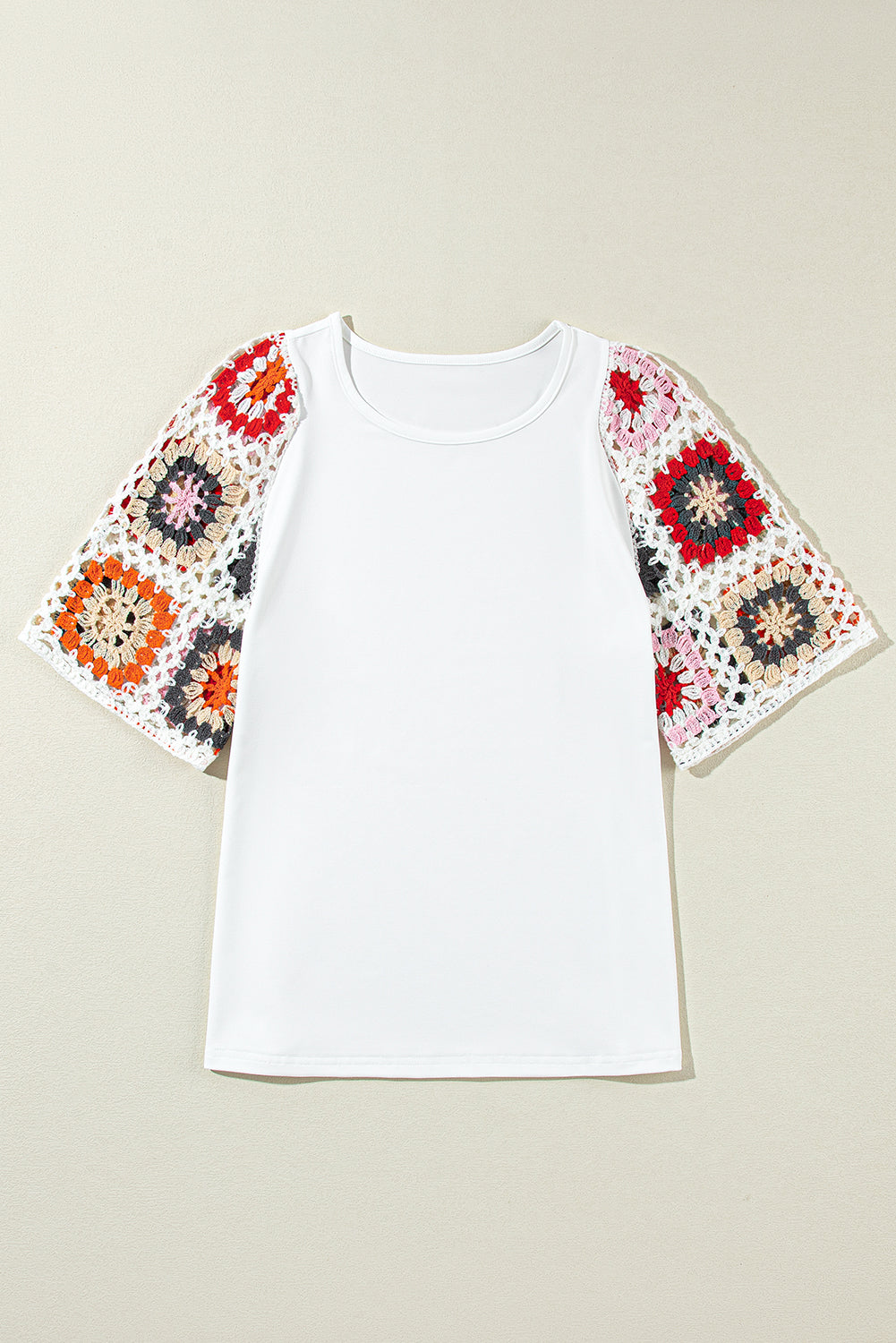 Roxie - Top mit kurzen Ärmeln und gehäkeltem Blumenmuster