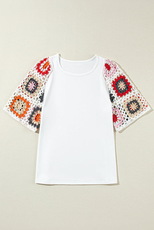 Roxie - Top mit kurzen Ärmeln und gehäkeltem Blumenmuster