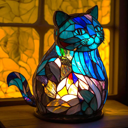 Glas-in-lood kunstwerk in de vorm van een dierenhoofd.