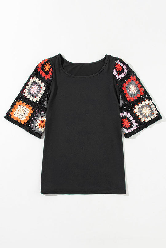 Roxie - Top mit kurzen Ärmeln und gehäkeltem Blumenmuster