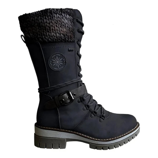 Warme Emma Vrouwen Laarzen met veters en gespdetail, ontworpen voor comfort en stijl in de winter.