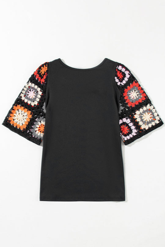 Roxie - Top mit kurzen Ärmeln und gehäkeltem Blumenmuster