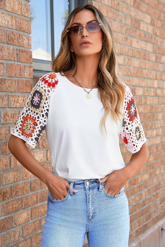 Roxie - Top mit kurzen Ärmeln und gehäkeltem Blumenmuster