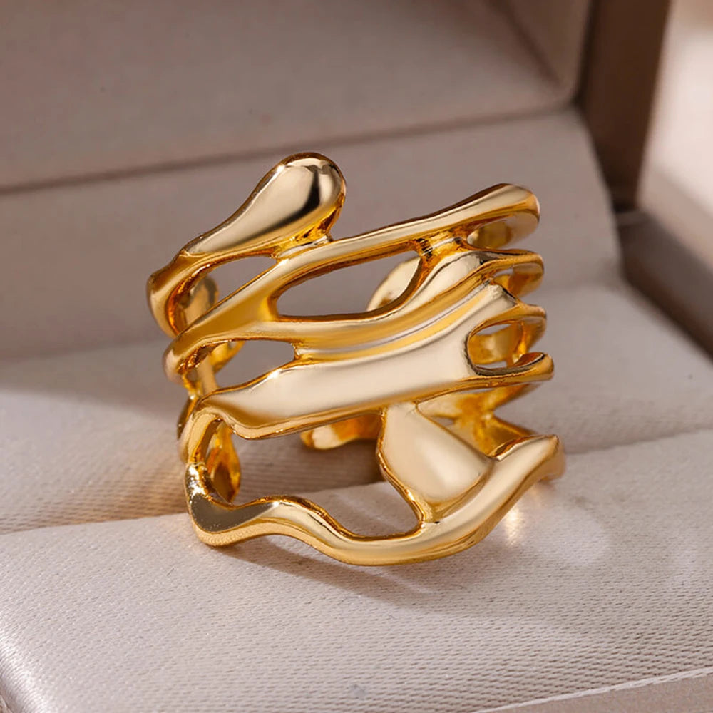 Karin - Anello Elegante Con Design Ondulato Unico Per Un Aspetto Moderno