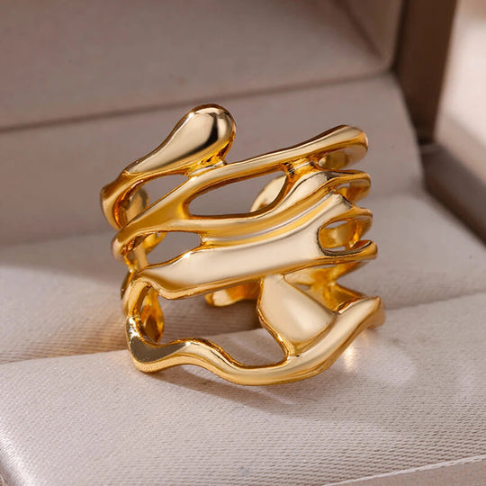 Karin - Stylish Ring With Unique Wavy Design For A Modern Look