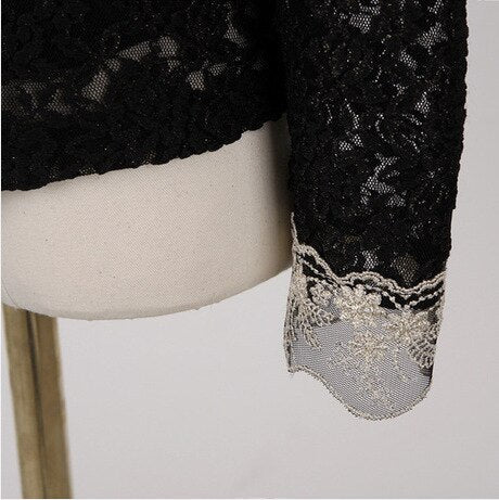 Bella | Elegant blouse with net and embroidery