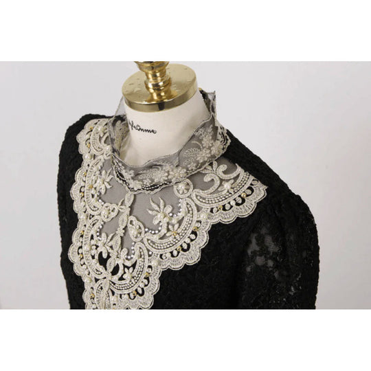 Bella | Elegant blouse with net and embroidery