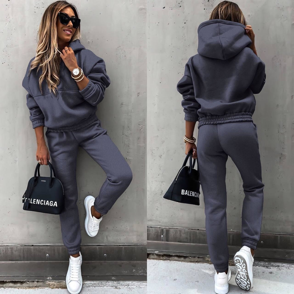 Comfortabele en modieuze loungewear set met een relaxte pasvorm.