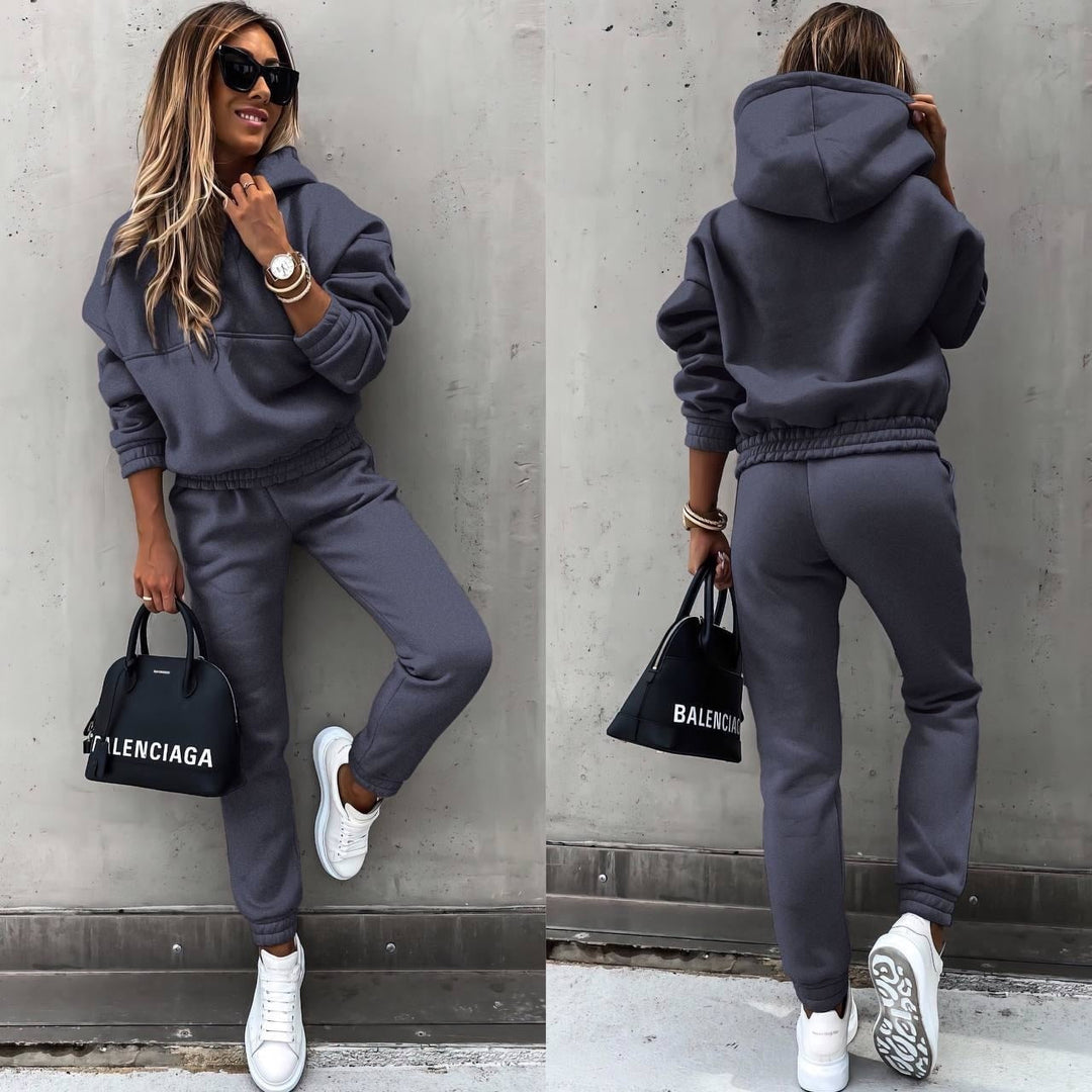 Comfortabele en modieuze loungewear set met een relaxte pasvorm.