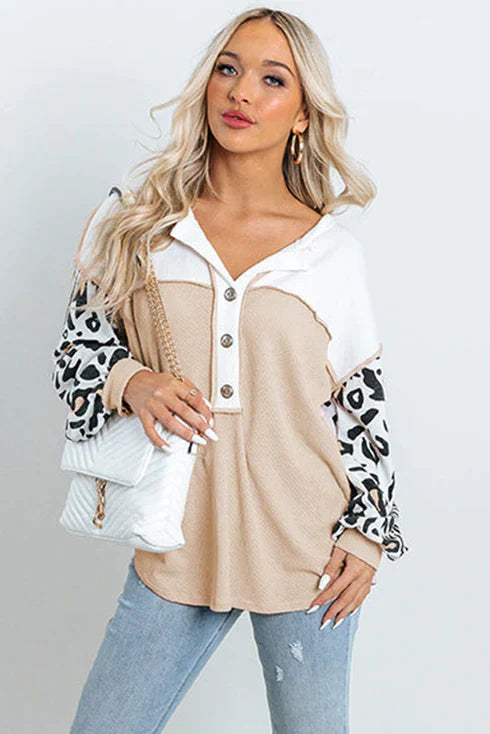 Milou | Top casual patchwork con maniche leopardate