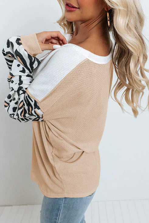 Milou | Top casual patchwork con maniche leopardate