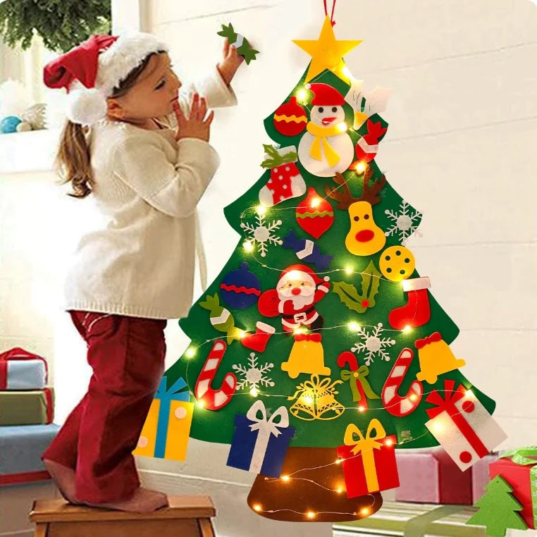 FestiveTots kerstboomdecoratie voor kinderen, ontworpen om creatief spelen tijdens de feestdagen te stimuleren.
