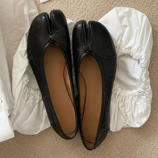 Claudia | Scarpe Dirndl piatte con punta divisa
