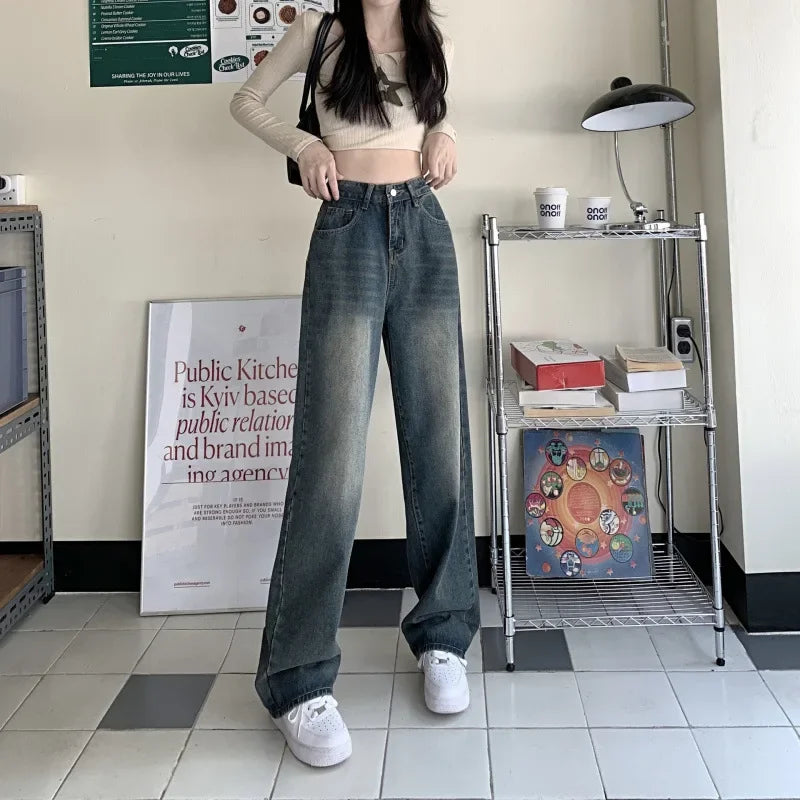 Claudia | classic and vintage baggy jeans