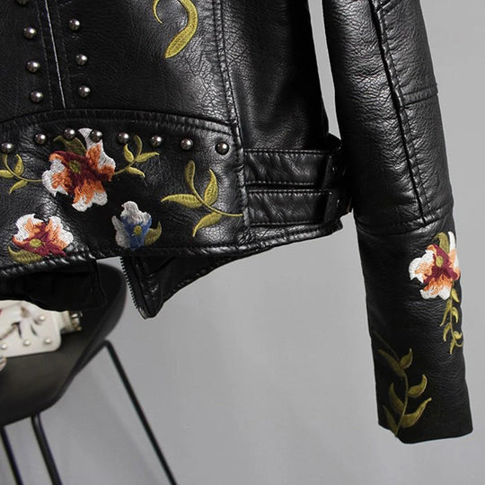 Lena - Modische Jacke mit Blumenstickerei