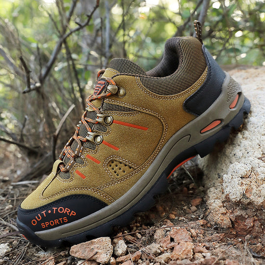 David | Lightweight hiking shoes with anti-slip soles