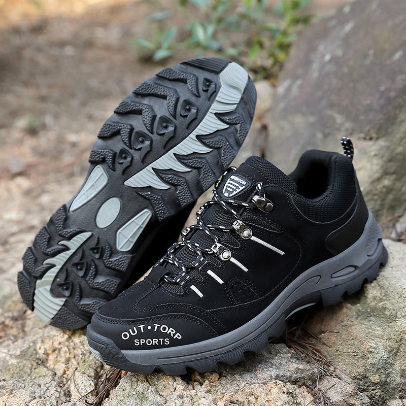David | Lightweight hiking shoes with anti-slip soles