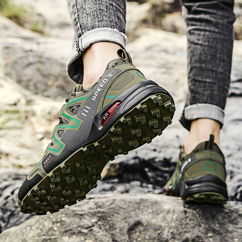 David | Robust hiking shoes
