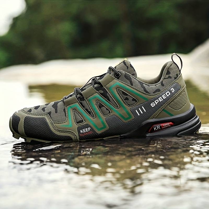 David | Robust hiking shoes
