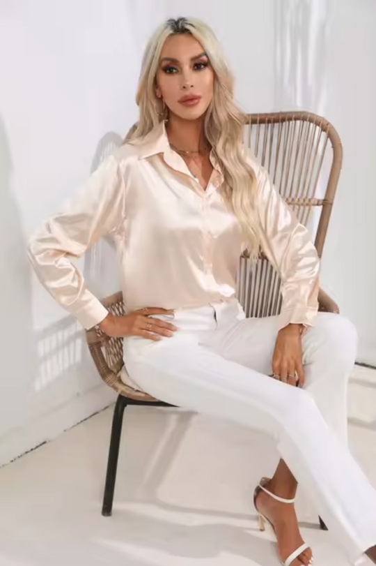 Doreen | Elegante satijnen blouse met charme
