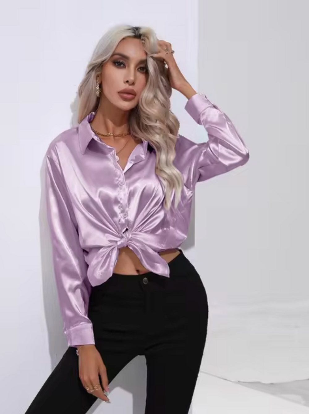 Doreen | Elegante satijnen blouse met charme