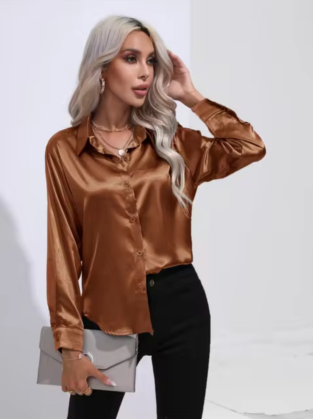 Doreen | Elegante satijnen blouse met charme