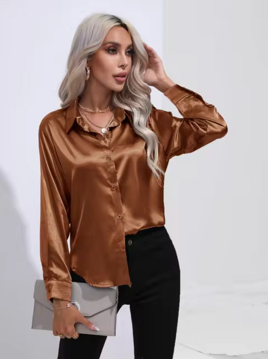 Doreen | Elegante satijnen blouse met charme