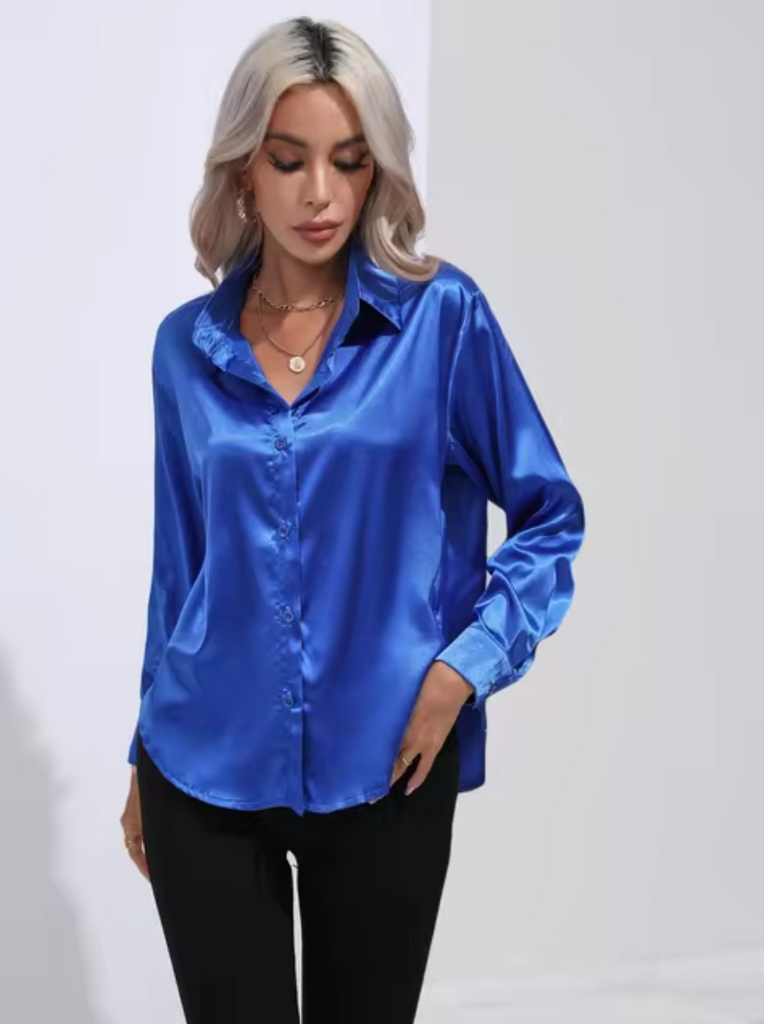 Doreen | Elegante satijnen blouse met charme