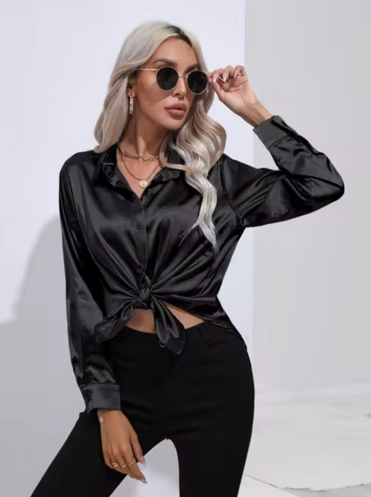 Doreen | Elegante satijnen blouse met charme