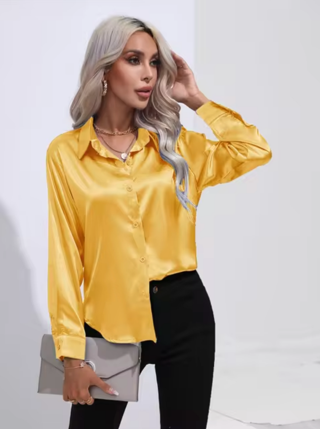Doreen | Elegante satijnen blouse met charme
