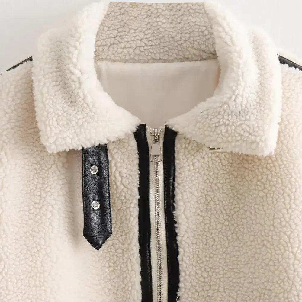 Lina– Warm Women's Jacket of Teddy Fleece with Zipper Closure