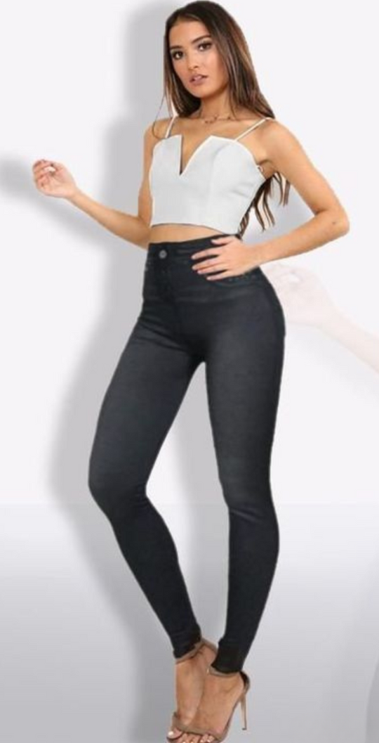Flexibele stof van de jeggings die elke beweging ondersteunt.
