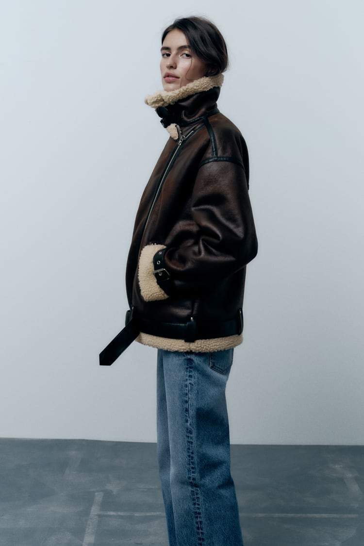 Eleonora | Elegant jacket with lapels made of synthetic material