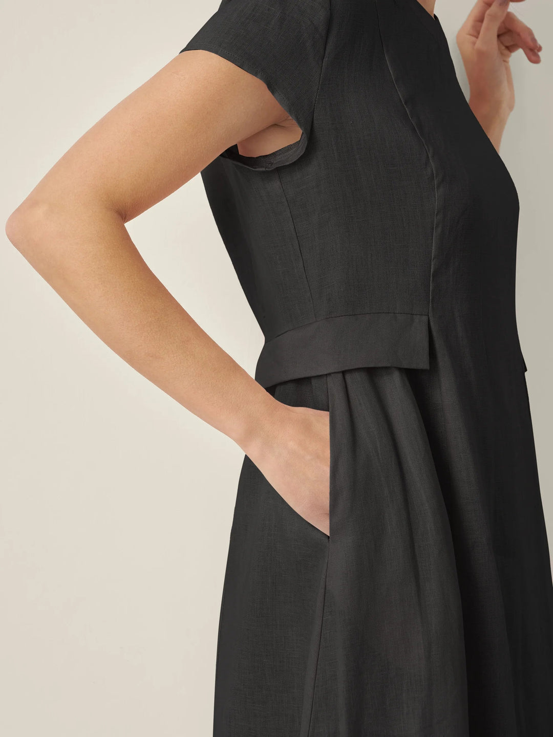 Greta | Midi summer dress with v-neckline