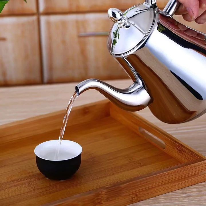 Roestvrijstalen SteelBrew Theepot, een elegante waterkoker voor je theerituelen.
