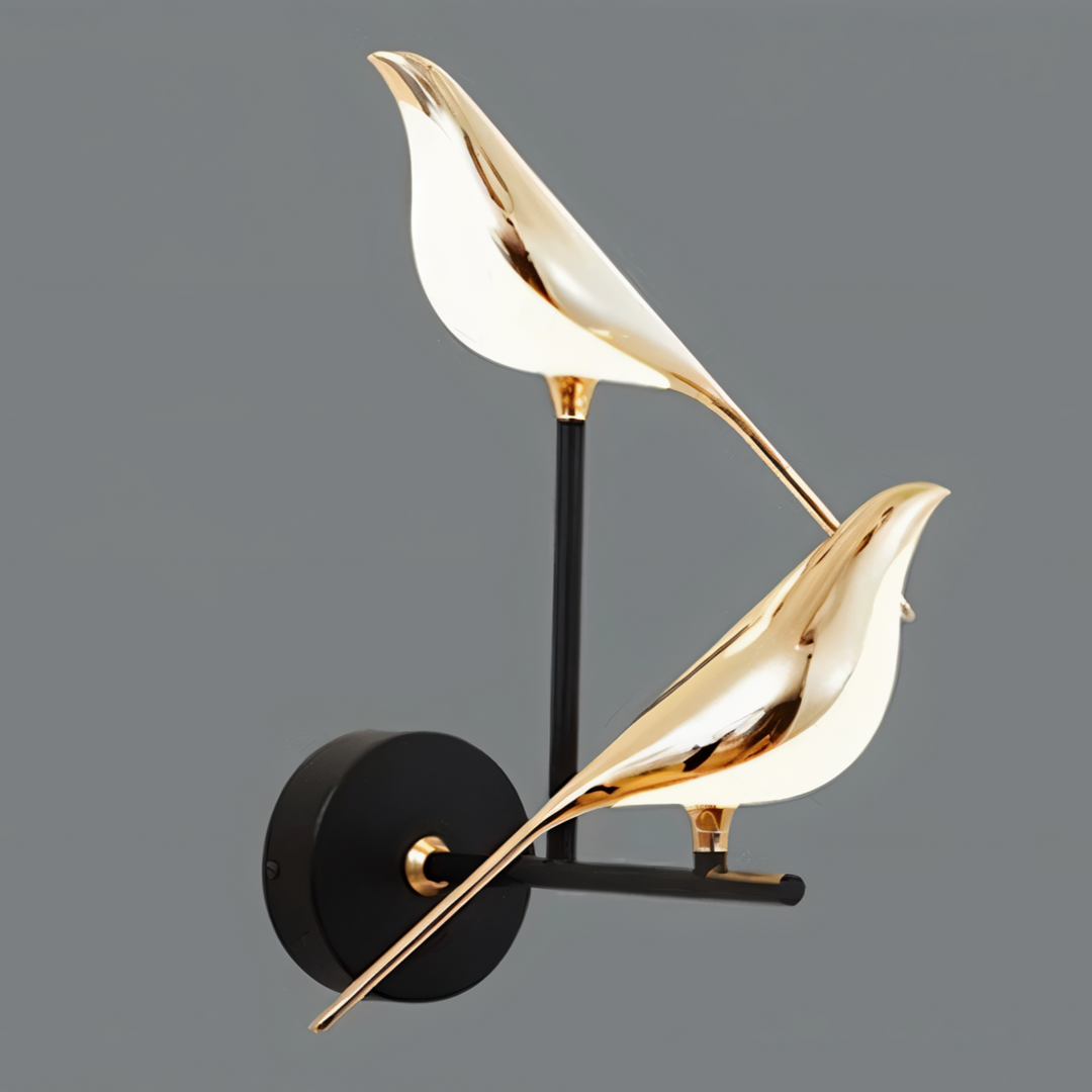 LumeBird wandlamp, een verfijnd kunstwerk dat zowel verlichting als decoratie biedt.
