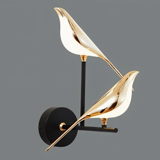 LumeBird wandlamp, een verfijnd kunstwerk dat zowel verlichting als decoratie biedt.
