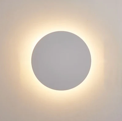 SoftGlow LED wandlamp, elegante verlichting voor een verfijnd interieur met een luxe uitstraling.

