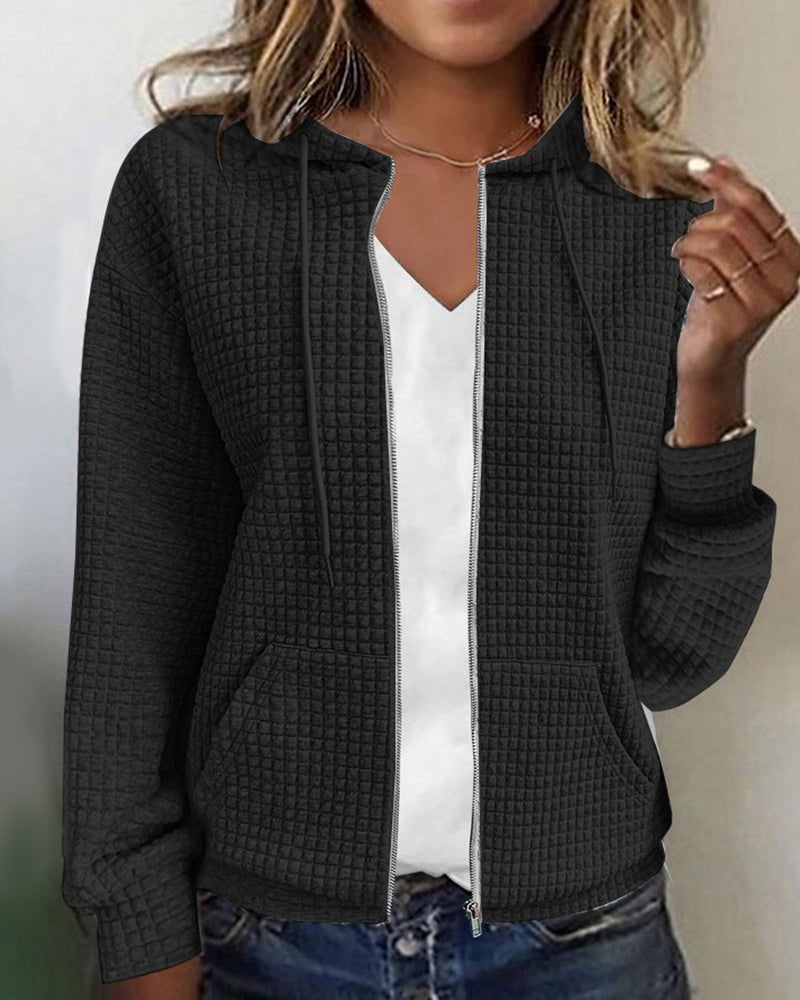 Fiona Vrouwelijke comfortabele hoodie met een sportieve uitstraling, voorzien van een ritssluiting en praktische zakken. Perfect voor casual outfits en dagelijkse activiteiten.