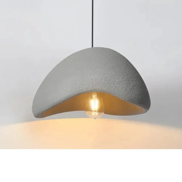 Hanglampen met een strak en eigentijds ontwerp, perfect voor het verlichten van open en ruime interieurs.